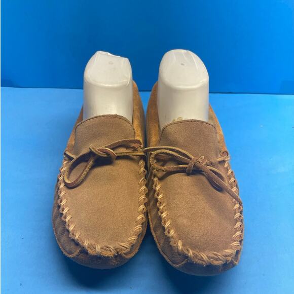 LL Bean Wicked Good Mocs Slippers Kids Size 5 Sheepskin Lamb Fur Moccasins Tan - Picture 2 of 11